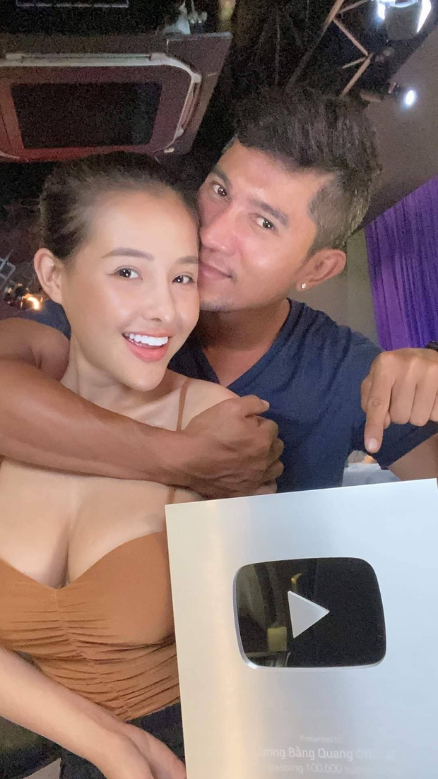 Lương Bằng Quang tỏ ra hết sức tự hào về bạn gái.