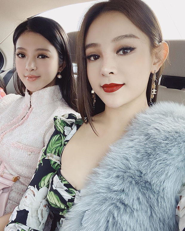 Đẹp vầy rồi ai đọ lại 2 chị?