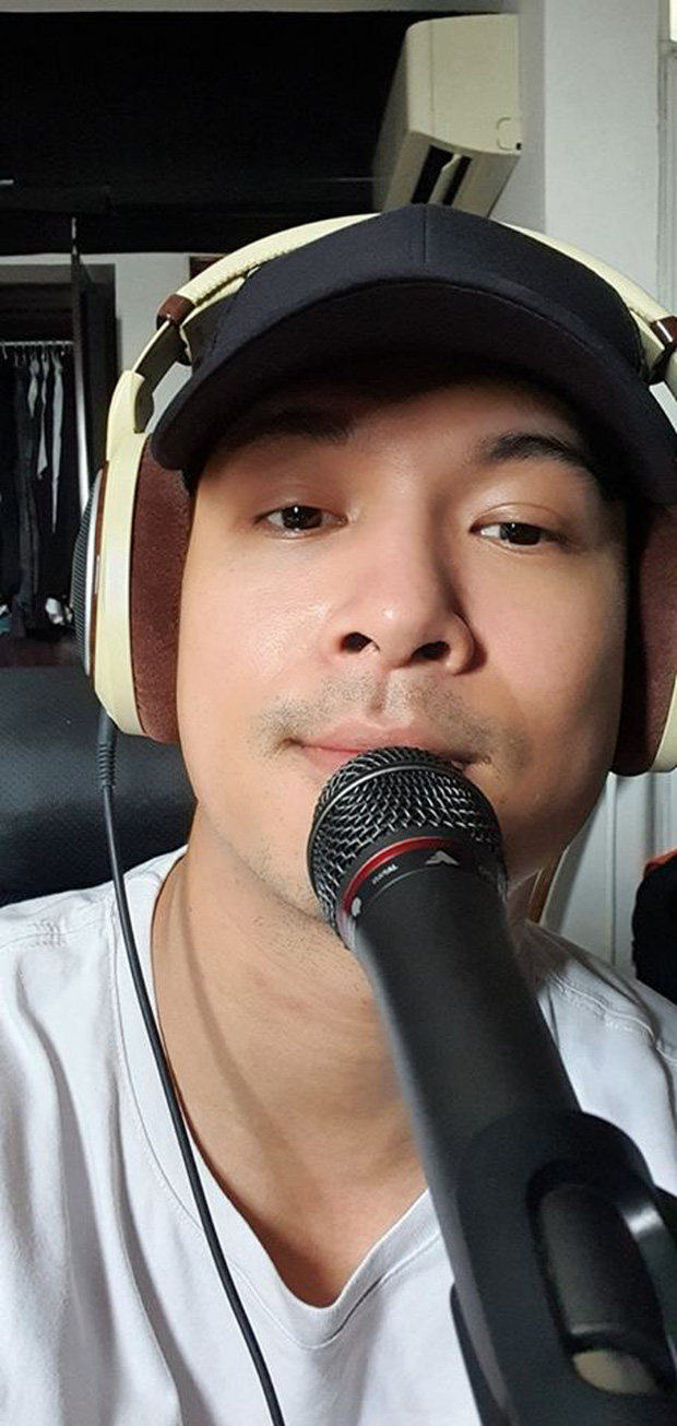 Hôm nay, trang cá nhân của Trương Thế Vinh chỉ cập nhật ảnh anh đang ở phòng thu.