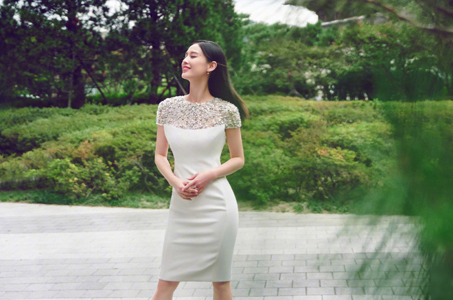 Vóc dáng thanh mảnh, nhan sắc ngọt ngào của Huỳnh Thánh Y ở tuổi 37.