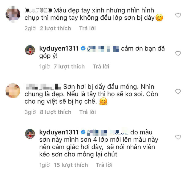 Người đẹp tiếp nhận những đóng góp của khách hàng về chất lượng tiệm nail