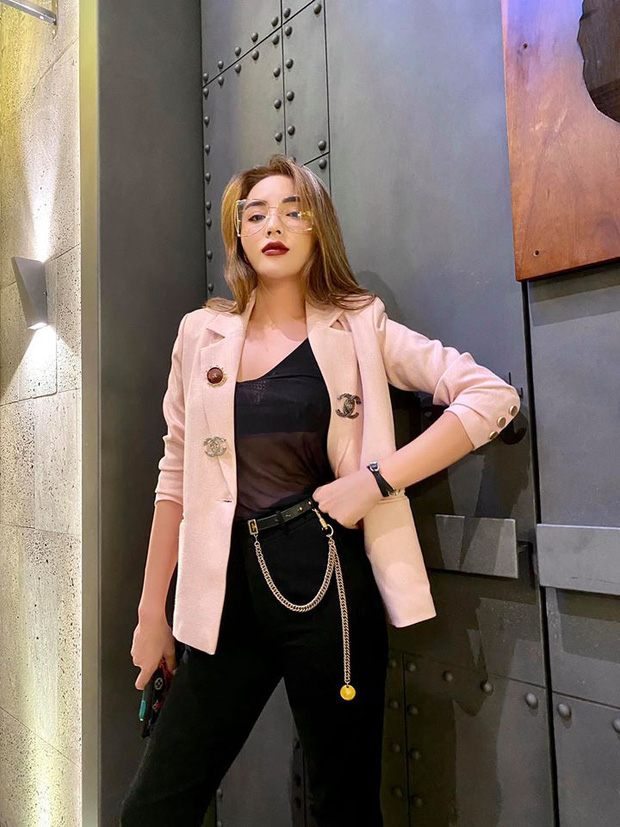 Thái độ tiếp nhận những góp ý từ khách hàng của Kỳ Duyên nhận nhiều lời khen ngợi.