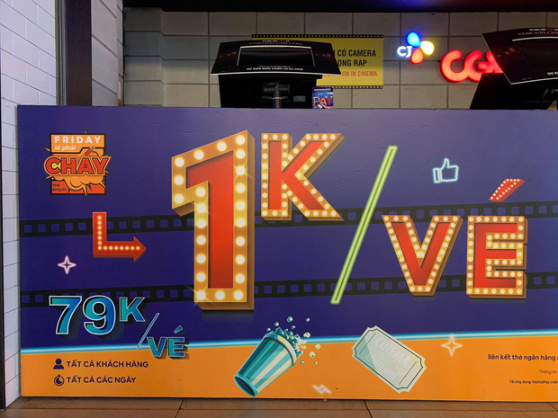 Các cụm rạp cũng áp dụng chính sách giảm giá để khuyến khích khách hàng tới xem phim