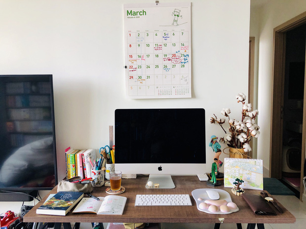 Bàn làm việc xinh xắn