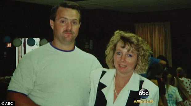 Karl và người vợ sau Cindy