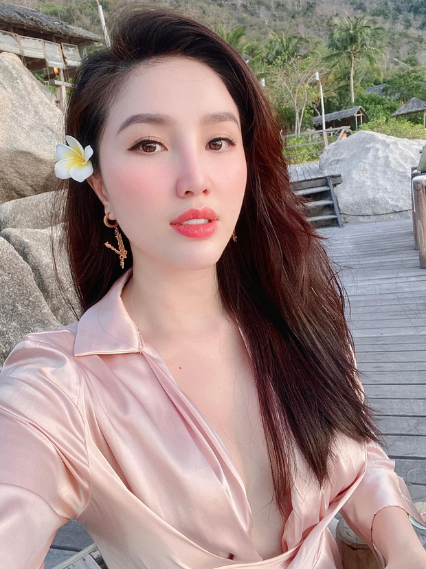 Bảo Thy được ví von là bà hoàng của showbiz Việt