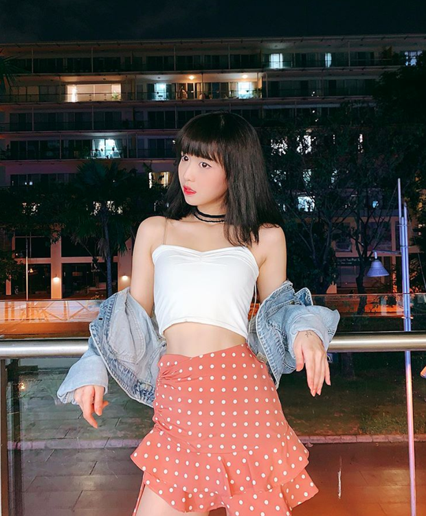 Từ giữa năm 2018, Han Sara đã gây ấn tượng khi tiết lộ vòng eo chỉ có 53cm, vượt mặt Ngọc Trinh.