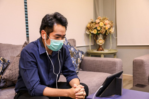 Tổng thư ký Liên đoàn bóng đá Thái Lan ( FAT), Patit Supaphong họp trực tuyến.