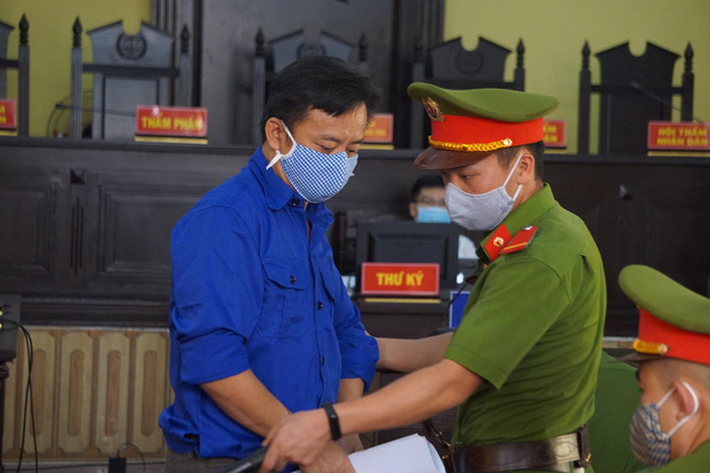 Nguyễn Minh Khoa (cựu thượng tá, Phó Trưởng phòng An ninh chính trị nội bộ - PA03 Công an tỉnh Sơn La) là 1 trong số 4 bị cáo bị khởi tố, truy tố và xét xử bổ sung.