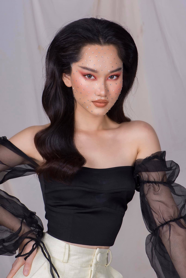 Gần đây Trúc Anh biến hoá với nhiều hình ảnh khác nhau.