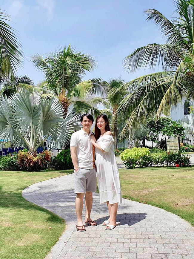 Hình ảnh mới nhất của Đông Nhi - Ông Cao Thắng, bụng bầu của nữ ca sĩ đã lớn hơn trước khá nhiều