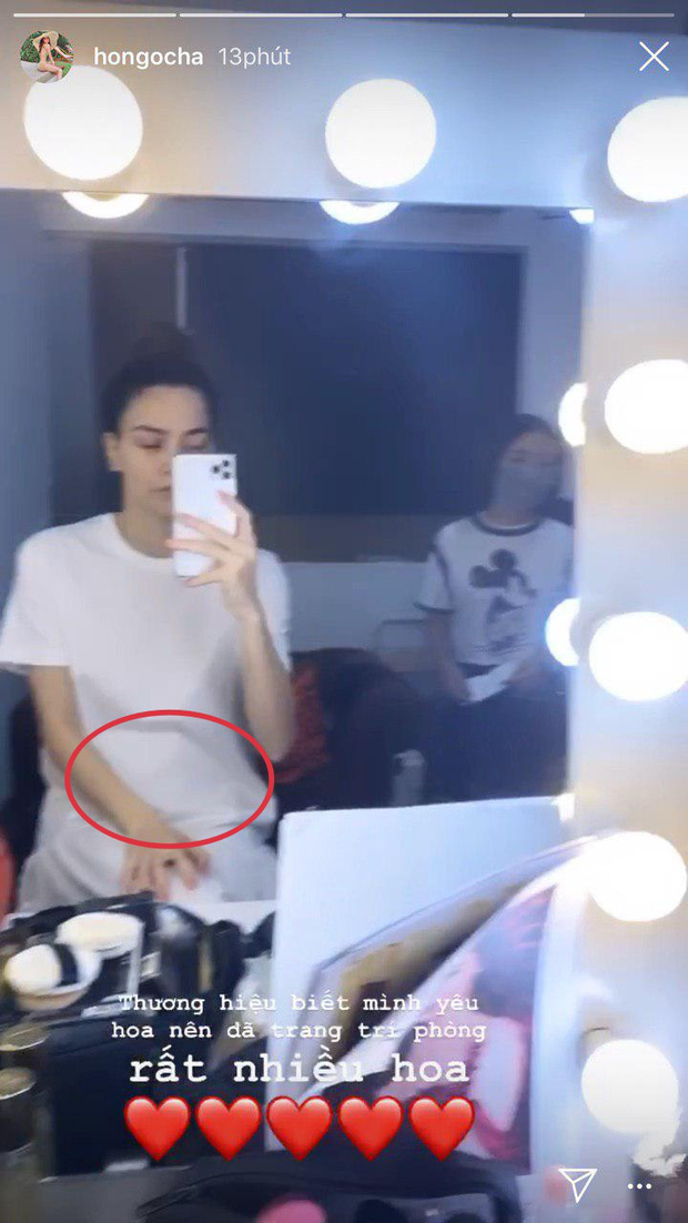 Giữa tin đồn mang thai, Hà Hồ trông tròn trịa hơn hẳn, phần bụng nhô lớn thấy rõ