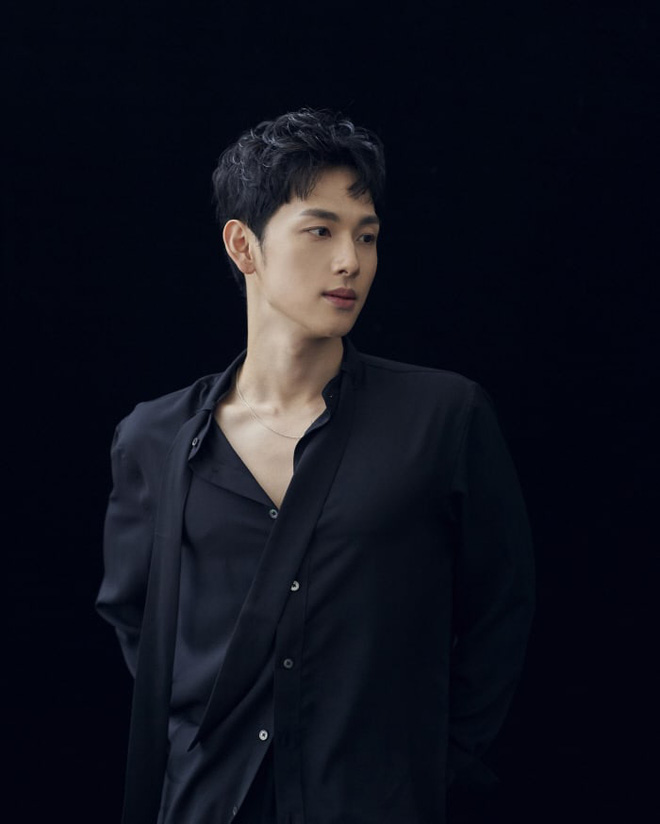 Hẳn fangirl nào cũng mong muốn được học cùng chàng lớp trưởng đẹp trai và giỏi giang như Si Wan.