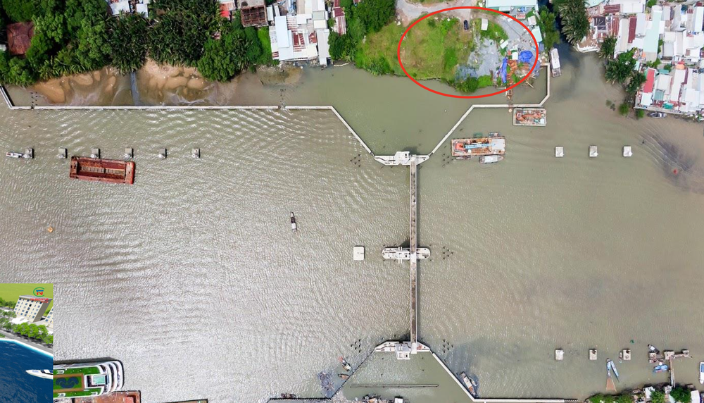 Khoanh tròn đỏ là vị trí đang bị vướng mặt bằng một hộ dân.