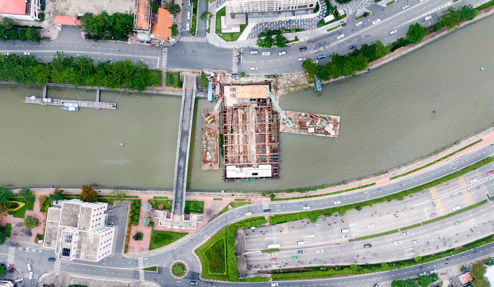 Hình ảnh Cống Bến Nghé (quận 1) nhìn từ trên cao.