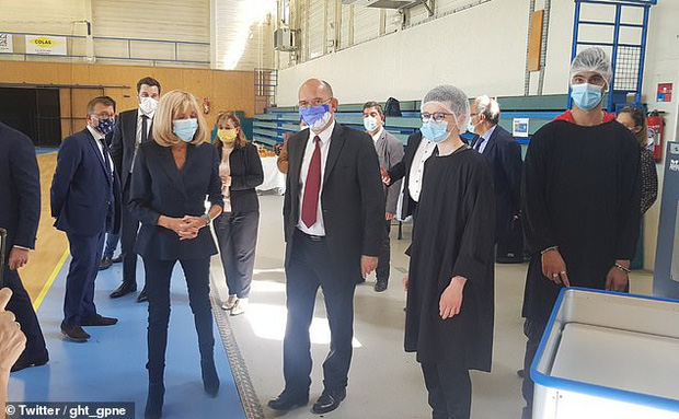 Đệ nhất phu nhân Pháp xuất hiện trở lại, gây chú ý với ngoại hình mảnh mai.