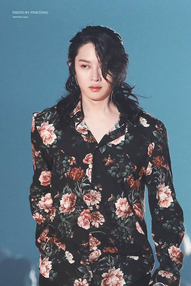 Từ xưa đến nay, Heechul luôn đi theo phong cách phi giới tính, thường để tóc dài. Chính vì vậy, anh thường xuyên vướng tin đồn về xu hướng tính dục.