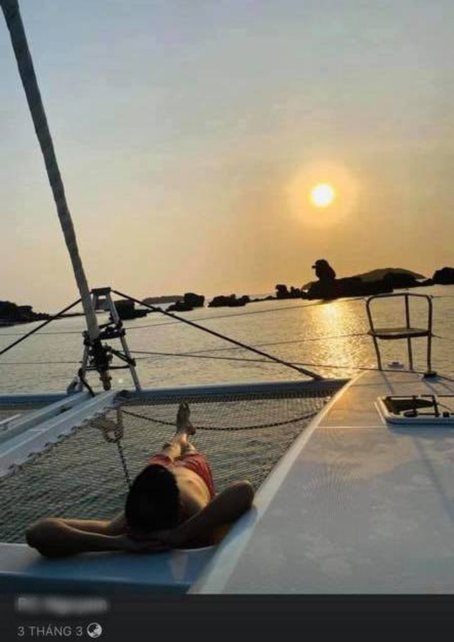 Minh Hằng đăng ảnh đi du lịch vào đầu tháng 3, trùng hợp thay người đàn ông bí ẩn này cũng check in cùng một địa điểm.