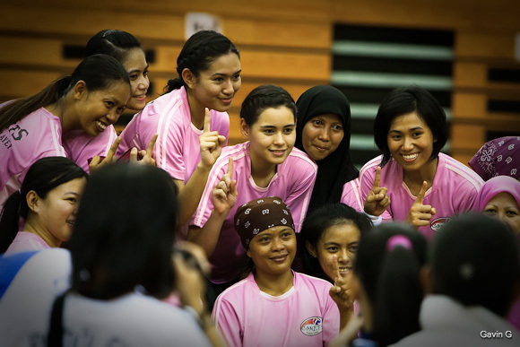 Công nương Brunei (hàng thứ 2 ở giữa) có niềm đam mê thể thao.