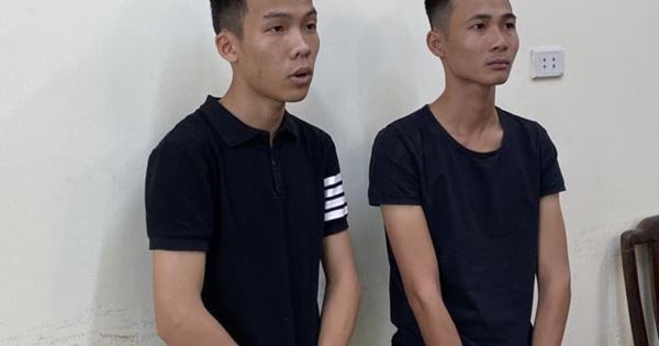 Phạm Xuân Thái (bên trái) kẻ cầm đầu băng nhóm lừa đảo, chiếm đoạt hàng chục tỷ đồng của người dân qua mạng xã hội facebook và tài khoản ngân hàng.