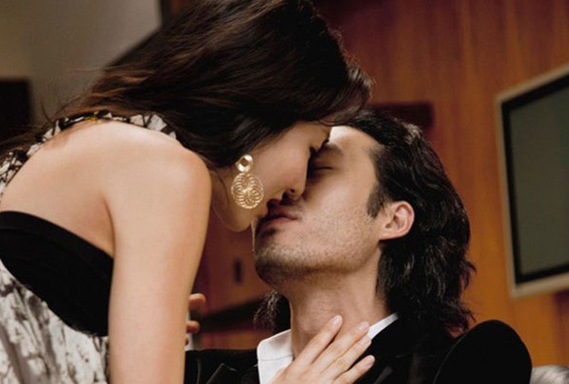 Việc hâm lò lửa đam mê là việc làm rất cần thiết với các cặp vợ chồng. Ảnh minh họa