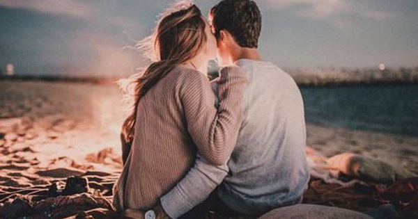 Hai vợ chồng dù bận mấy cũng nên dành những giây phút riêng tư, ngọt ngào bên nhau. Ảnh minh họa