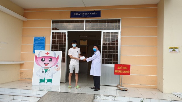 Bệnh nhân tại Bệnh viện Đa khoa Sa Đéc, tỉnh Đồng Tháp được công bố khỏi bệnh