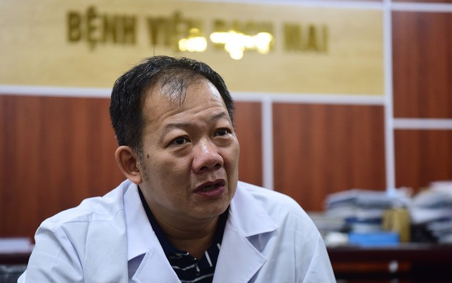 TS.BS. Hùng cho rằng ai cũng có quyền được chữa bệnh như nhau, không còn sự phân biệt.