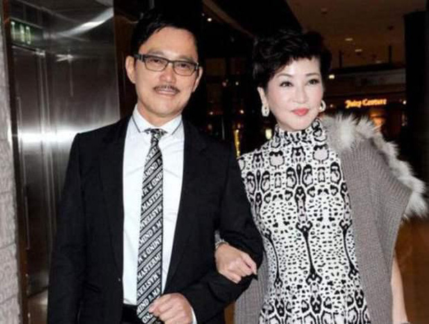 Địch Ba Lạp hạnh phúc bên chồng mới.