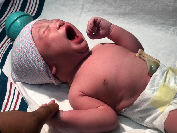 Cận cảnh diện mạo của con gái nhà Khánh Hiền.