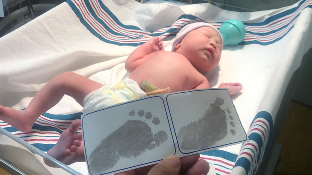 Nữ diễn viên nhận xét bé rất giống anh trai của mình - Erik Ngô.