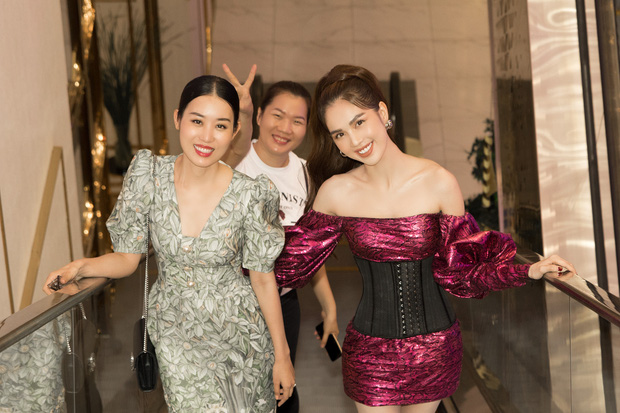 Đồng hành cùng Ngọc Trinh còn có trợ lý và người bạn thân thiết của cô.