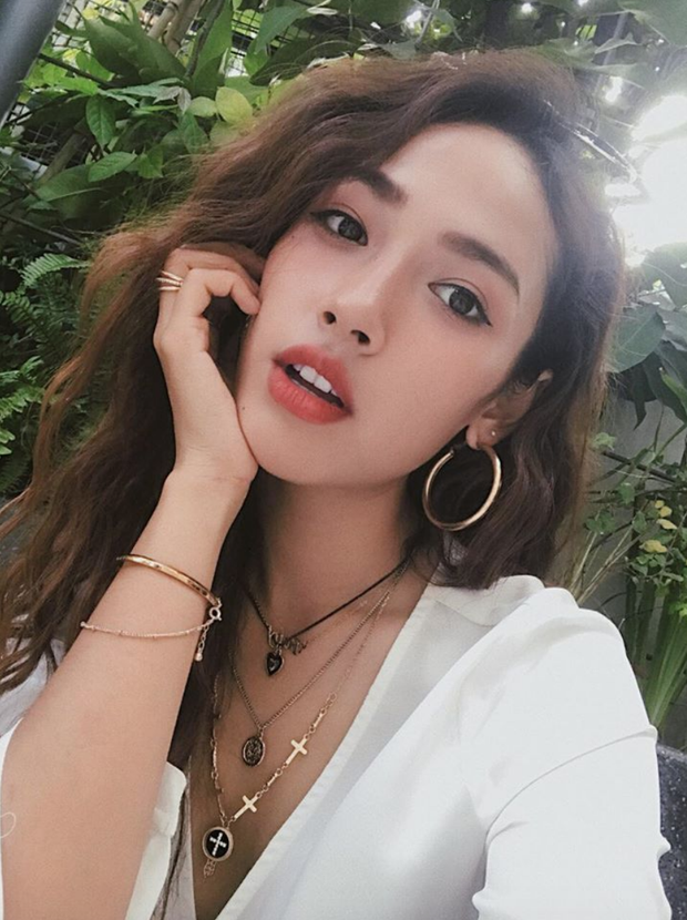 Cara Phương ngoài đời thực là 1 cô gái cá tính và trẻ trung.