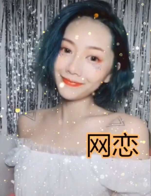 Ban đầu, nam chính cảm thấy rất may mắn vì quen được một cô nàng xinh đẹp cỡ này