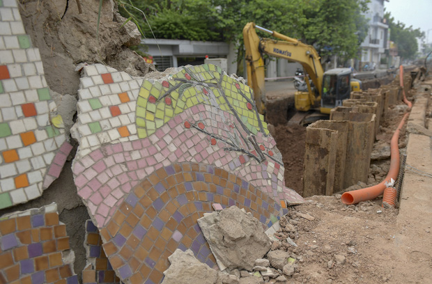 Để thi công công trình mở rộng đường, con đường gốm sứ buộc phải phá đi 600m.