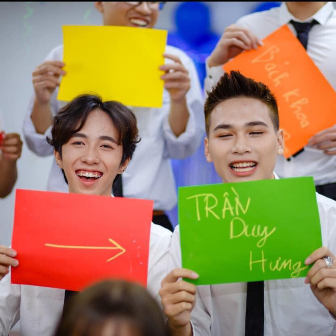  trước Tết với 3 concept chính là áo dài - vest, áo cử nhân và phong cách retro