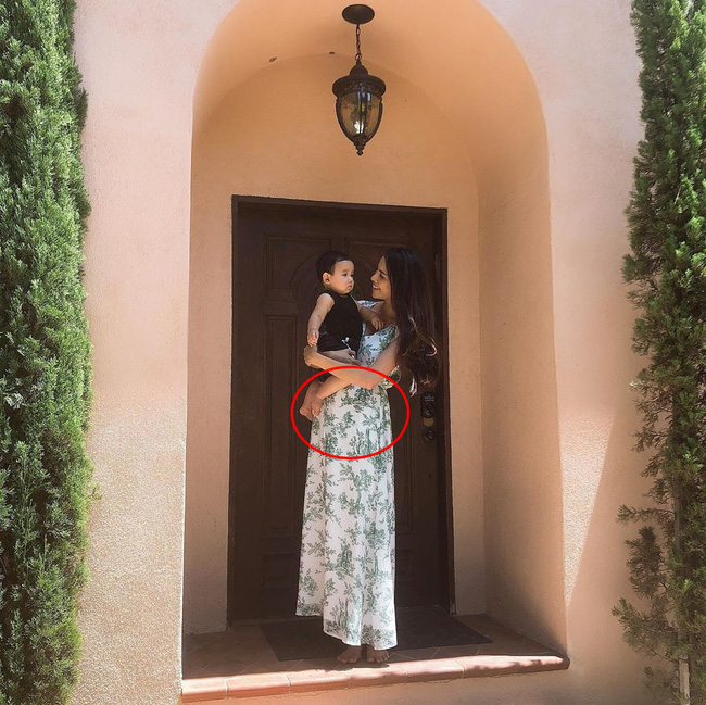 Phạm Hương lộ vòng 2 lớn, bị nghi tiếp tục mang thai và đã khóa trang cá nhân sau đó