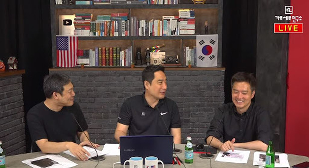 Chương trình gây tranh cãi vì mời đến vị luật sư tai tiếng và cựu phóng viên, tiết lộ danh tính của nữ luật sư A. Họ còn đưa ra loạt thông tin khẳng định Song Joong Ki và A làm quen từ hồi nam tài tử bắt đầu đệ đơn ly hôn Song Hye Kyo