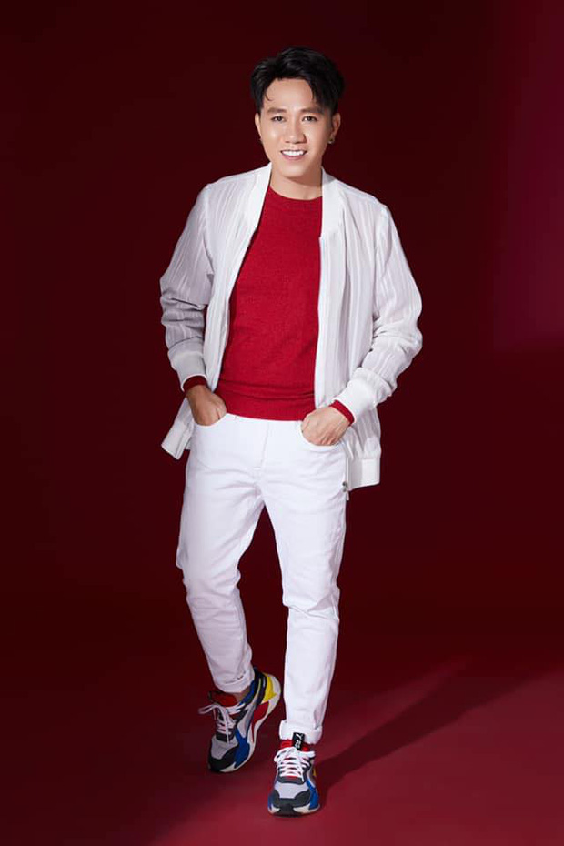 Nam diễn viên hài đình đám hạn chế sử dụng MXH, tới nay vẫn chưa lên tiếng giải thích về hình ảnh nhạy cảm gây xôn xao.