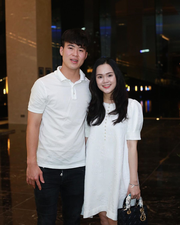 Quỳnh Anh và Duy Mạnh thông báo chuẩn bị có con đầu lòng cách đây 1 tháng.