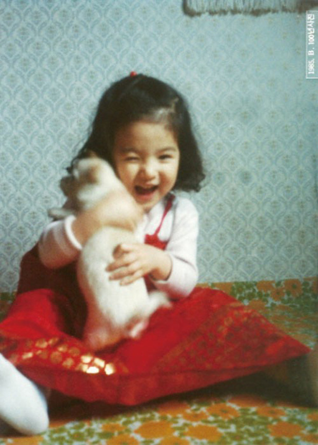 Những bức hình hồi nhỏ của Song Hye Kyo do chính mẹ chụp.