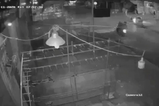 Hình ảnh các đối tượng phóng chạy sau khi bắn nạn nhân M