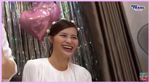 Khoảnh khắc vỡ oà của Đông Nhi và Ông Cao Thắng khi biết sắp đón con gái đầu lòng