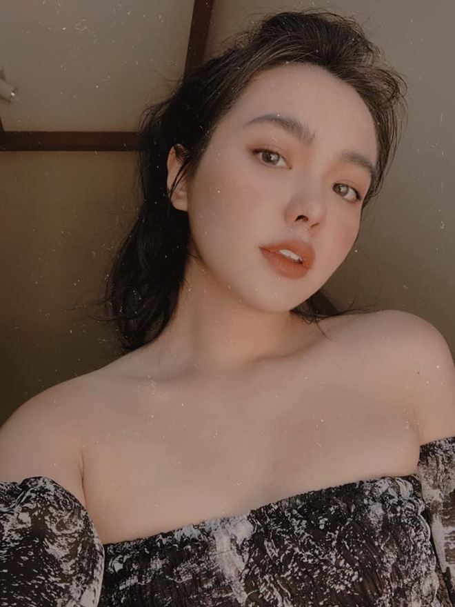 Trang hiện đang là sinh viên năm nhất, chuyên ngành Marketing