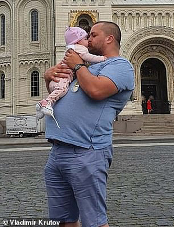 Anh chàng cựu cảnh sát hiện đang sống rất hạnh phúc bên vợ con.