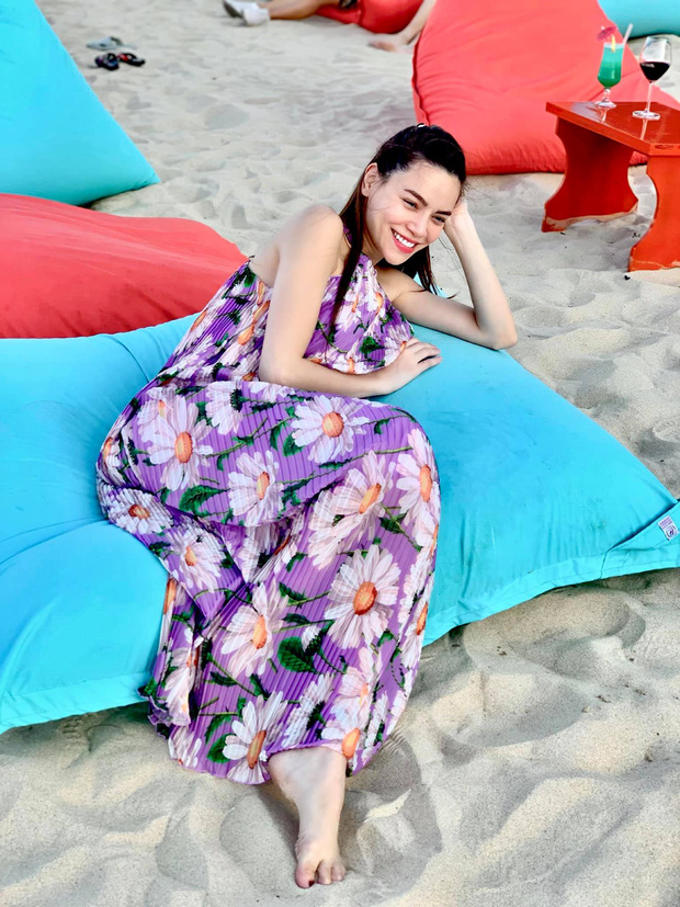 Nhan sắc mẹ bầu ngày càng rạng rỡ hơn