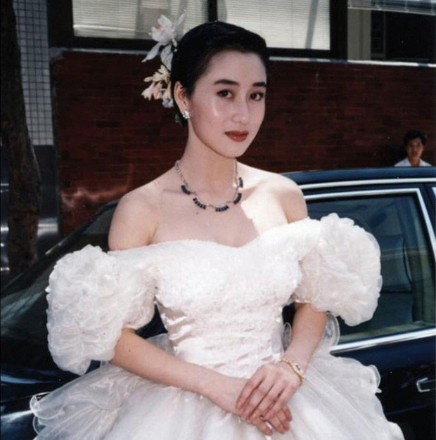 Nhan sắc của nàng hậu khiến Lý Liên Kiệt và trùm sòng bạc phải si mê.