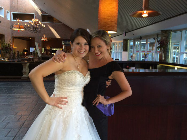 Tình bạn là điều gần như không thể trong mối quan hệ giữa Jen và khách hàng.