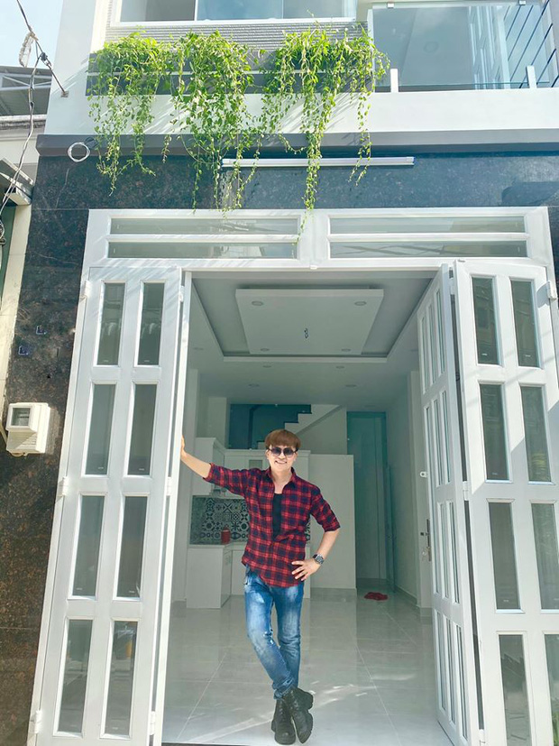 MC Đại Nghĩa hạnh phúc khoe ngôi nhà mới đang bước vào giai đoạn hoàn thiện.