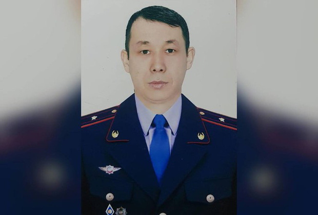 Viên cảnh sát Bakytzhan Bakirov.